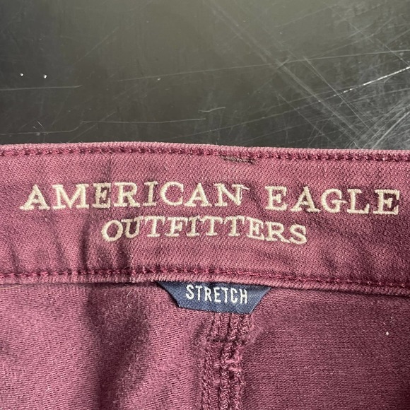 American Eagle Maroon Red Distressed Shortie Short Bootie Denim Jean Shorts Sz 6 - Picture 3 of 9